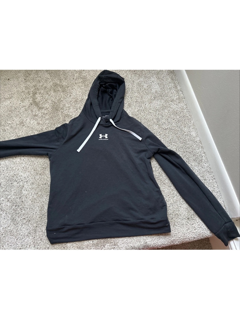 Under Armour hoodie men’s small